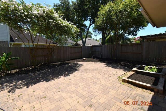 1626 Diamond Brook Drive, Houston, TX 77062