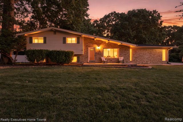 46500 Cypress Street, Utica, MI 48315