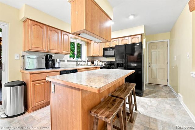 46500 Cypress Street, Utica, MI 48315