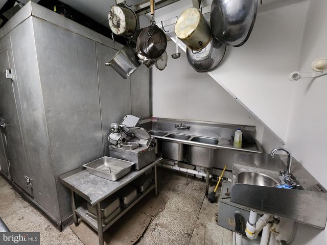 2119 E MONUMENT ST, Baltimore, MD 21205