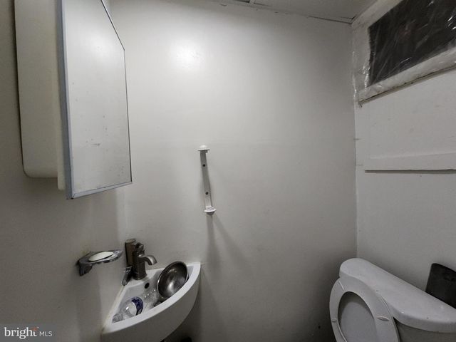 2119 E MONUMENT ST, Baltimore, MD 21205