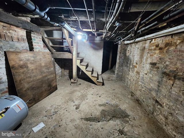 2119 E MONUMENT ST, Baltimore, MD 21205