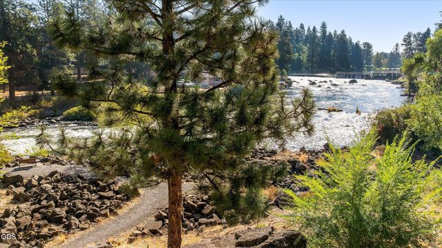 1964 NW 1st Street, Bend, OR 97703