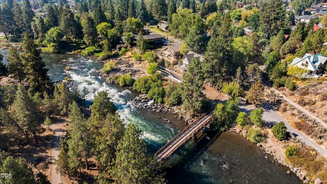 1964 NW 1st Street, Bend, OR 97703