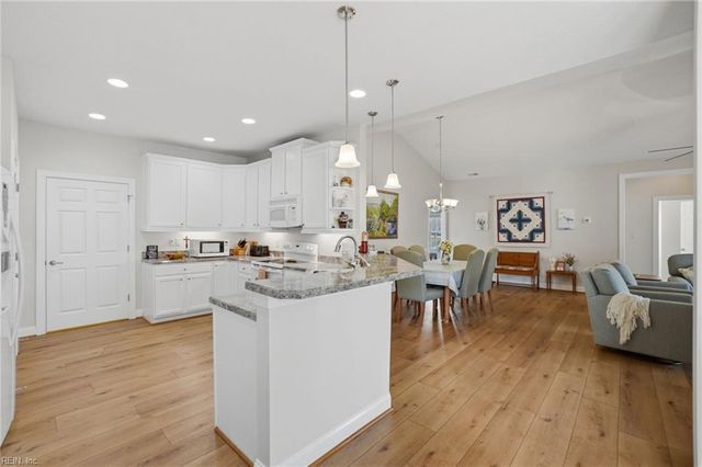 1526 Carrolton WAY, Chesapeake, VA 23320