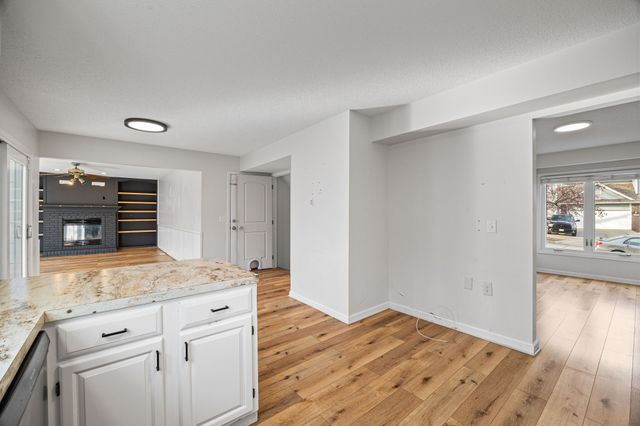 6506 Hickory Lane, Urbandale, IA 50322