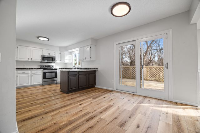 6506 Hickory Lane, Urbandale, IA 50322