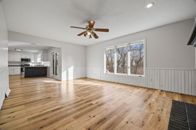 6506 Hickory Lane, Urbandale, IA 50322