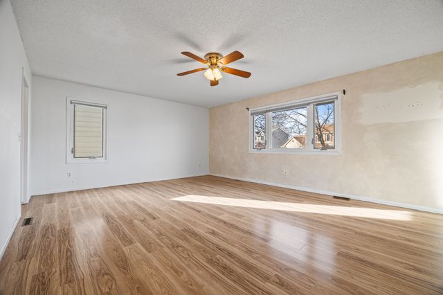 6506 Hickory Lane, Urbandale, IA 50322