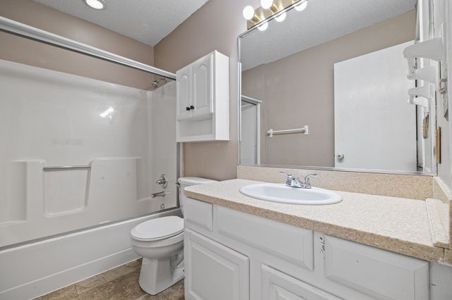 6506 Hickory Lane, Urbandale, IA 50322