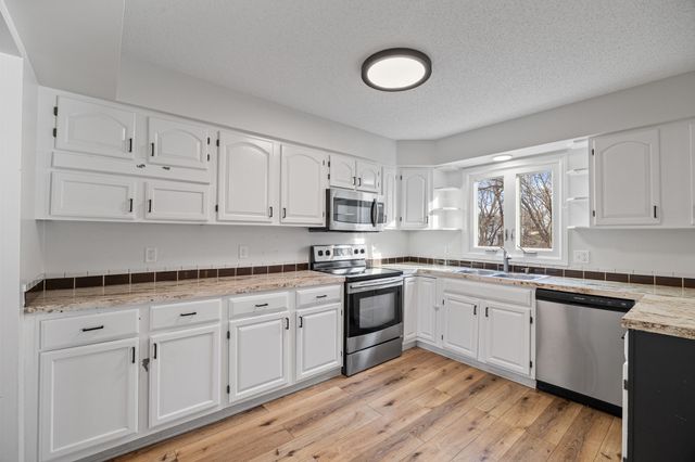 6506 Hickory Lane, Urbandale, IA 50322