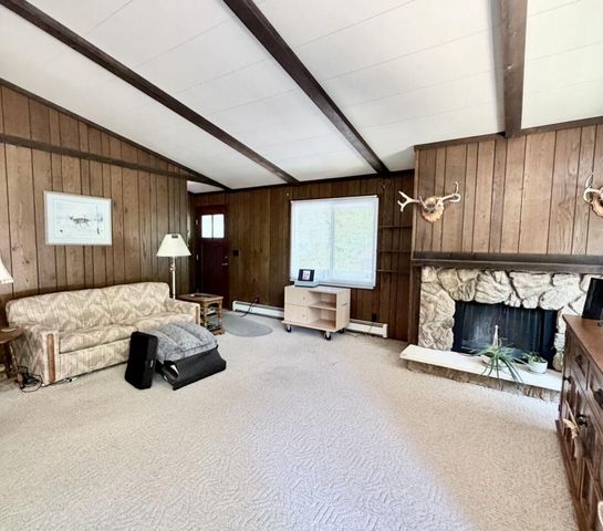 W2875 Kniep ROAD, Elkhorn, WI 53121