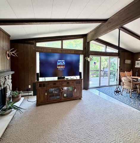 W2875 Kniep ROAD, Elkhorn, WI 53121
