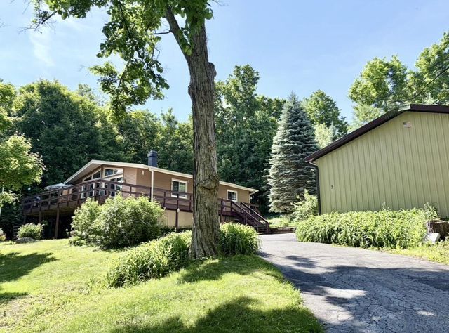 W2875 Kniep ROAD, Elkhorn, WI 53121