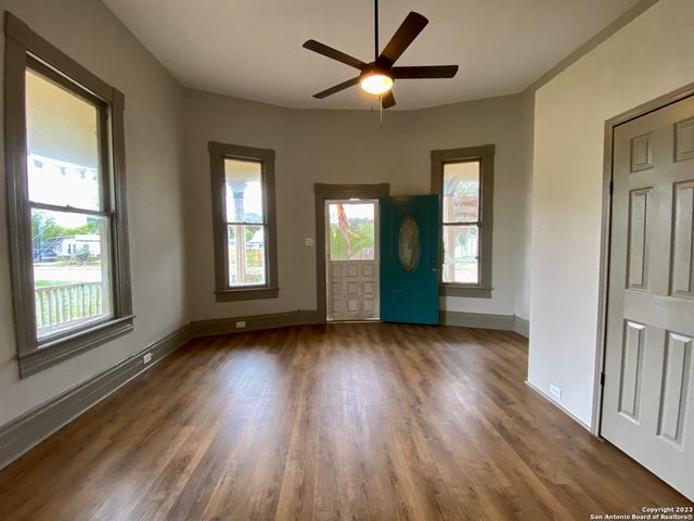 1515 E Southcross Blvd Apt 2, San Antonio, TX 78223