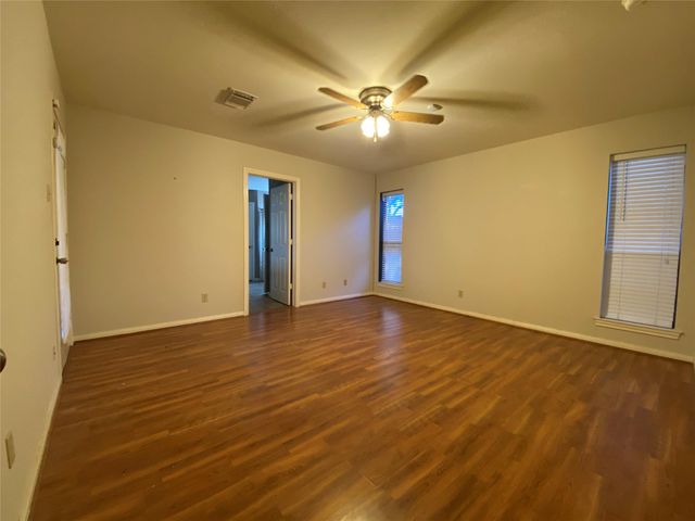 1221 Shadowlake Drive, Sealy, TX 77474