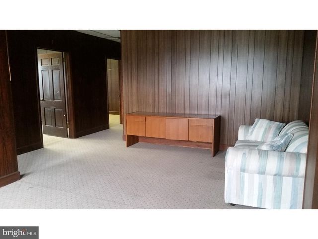 5824-26 N BROAD ST, Philadelphia, PA 19141