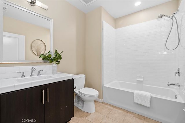 21 Gramercy 312, Irvine, CA 92612