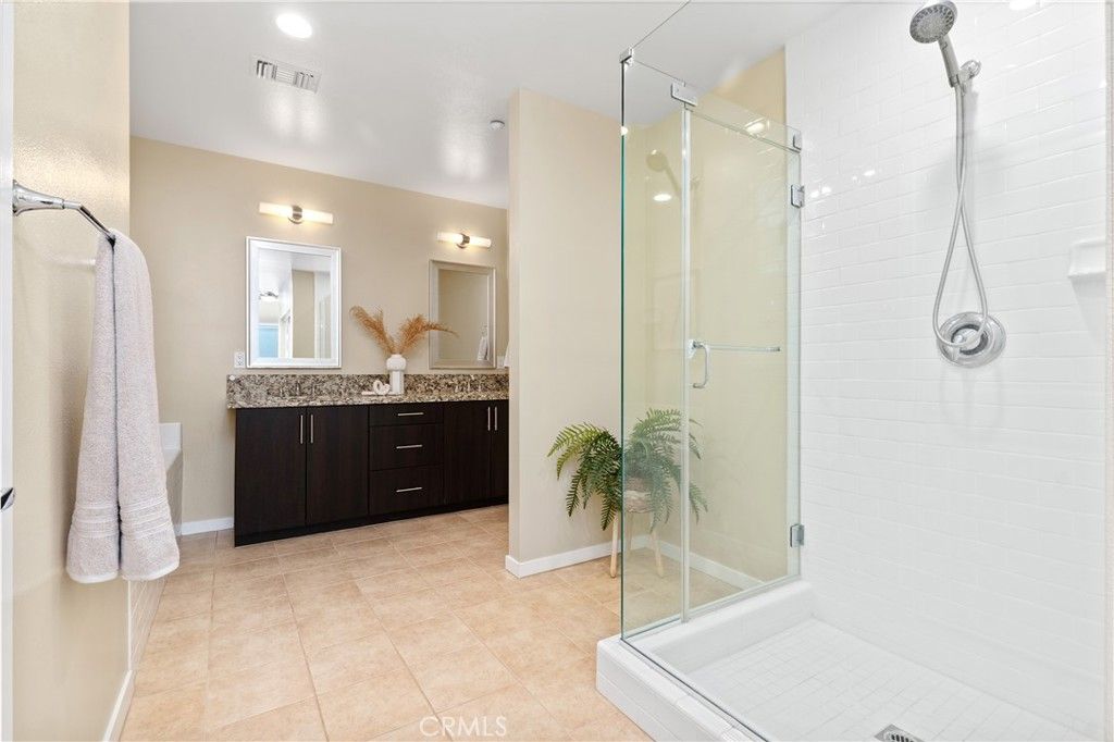Image 22 of property listing at 21 Gramercy 312, Irvine, CA 92612