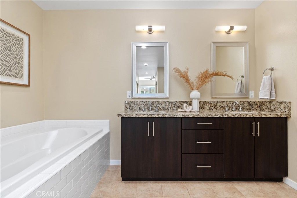 Image 23 of property listing at 21 Gramercy 312, Irvine, CA 92612