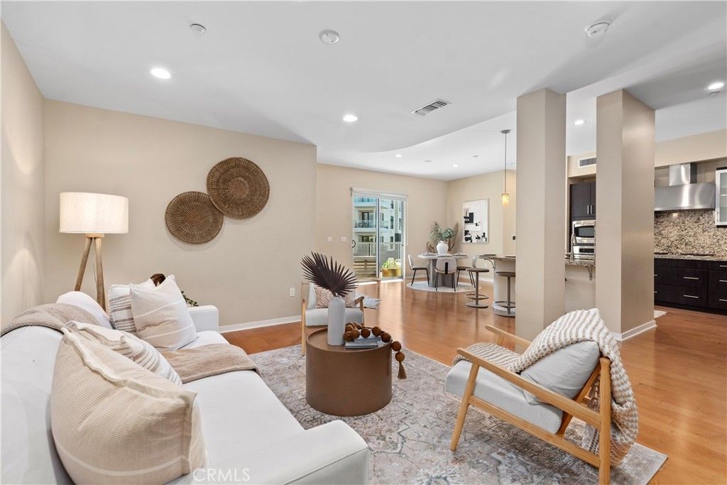 Image 3 of property listing at 21 Gramercy 312, Irvine, CA 92612