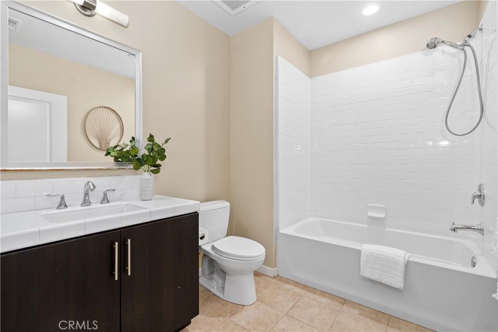 Image 31 of property listing at 21 Gramercy 312, Irvine, CA 92612