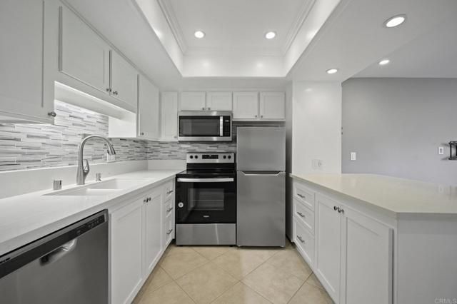 27725 Mountain Meadow 27, Escondido, CA 92026