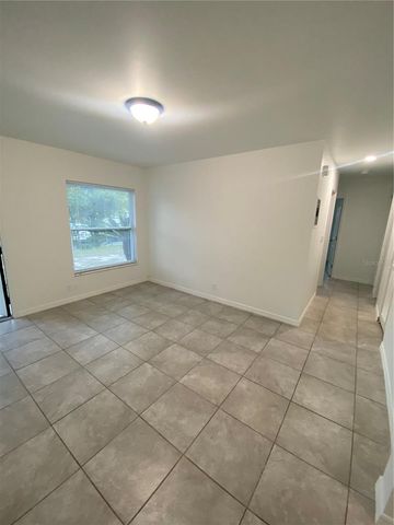 7020 BAYWOOD DRIVE, Tampa, FL 33637