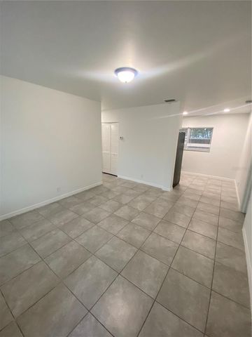 7020 BAYWOOD DRIVE, Tampa, FL 33637