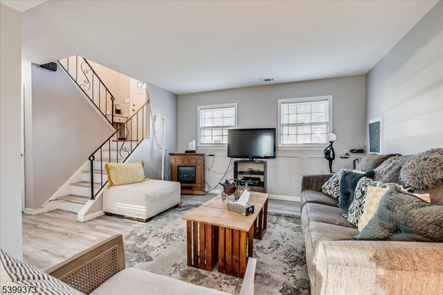 221 Phillips Rd, Franklin Twp., NJ 08873