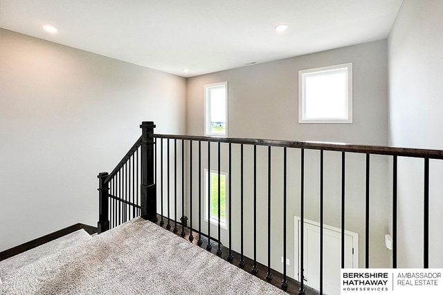 5731 Kestrel Parkway, Elkhorn, NE 68022