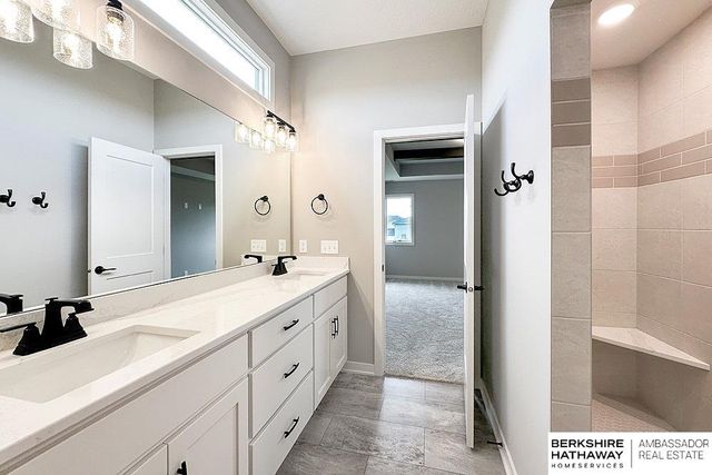 5731 Kestrel Parkway, Elkhorn, NE 68022