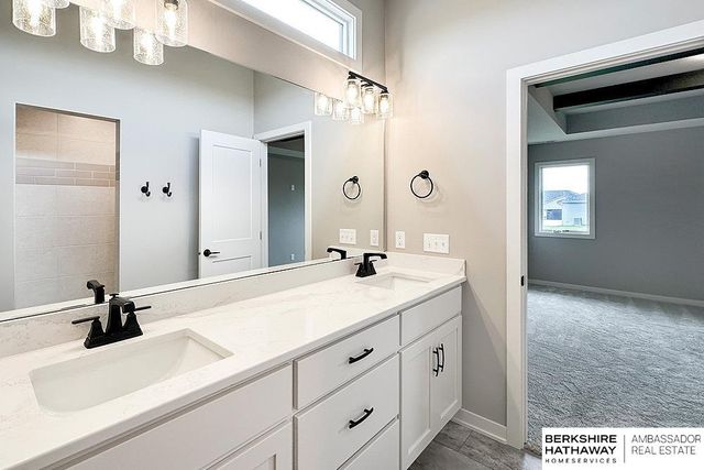 5731 Kestrel Parkway, Elkhorn, NE 68022