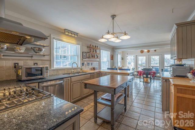 20919 Island Forest Drive, Cornelius, NC 28031