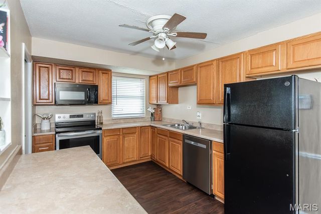 10205 Gourock Drive, St Louis, MO 63137