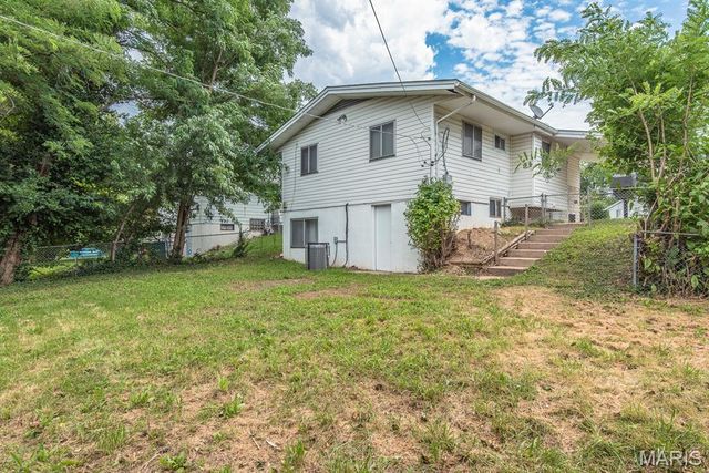 10205 Gourock Drive, St Louis, MO 63137