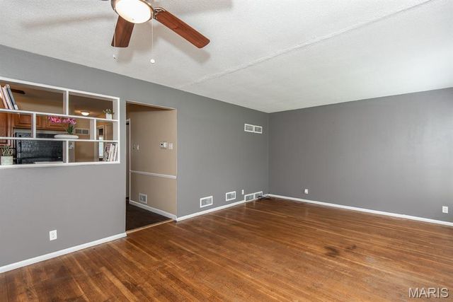 10205 Gourock Drive, St Louis, MO 63137