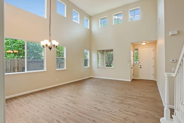 2039 Peregrine St, Manteca, CA 95337