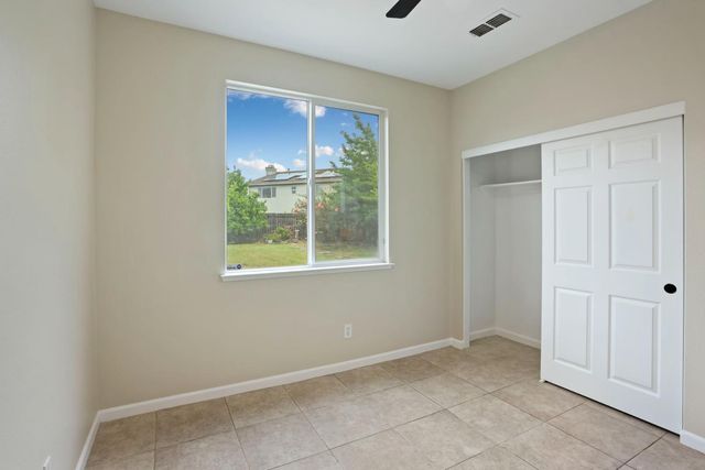 2039 Peregrine St, Manteca, CA 95337