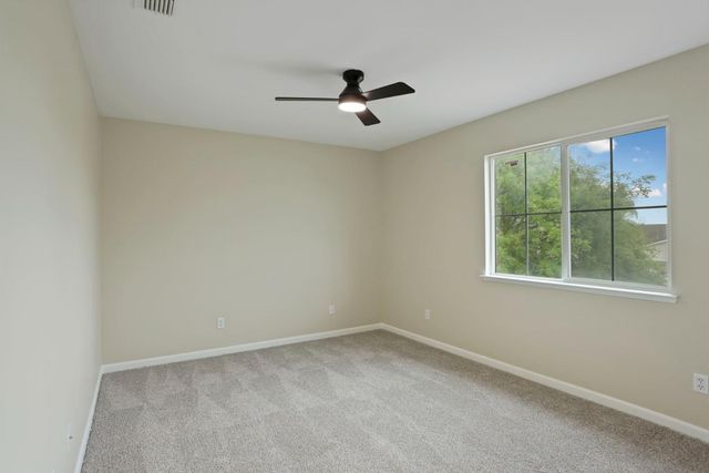 2039 Peregrine St, Manteca, CA 95337