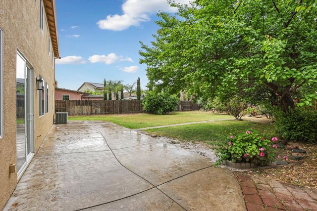 2039 Peregrine St, Manteca, CA 95337