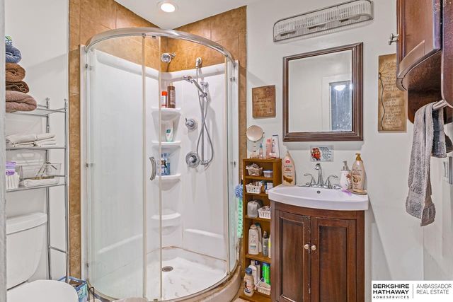 2553 N 49th Street, Omaha, NE 68104