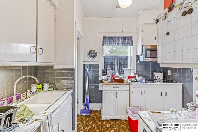 2553 N 49th Street, Omaha, NE 68104