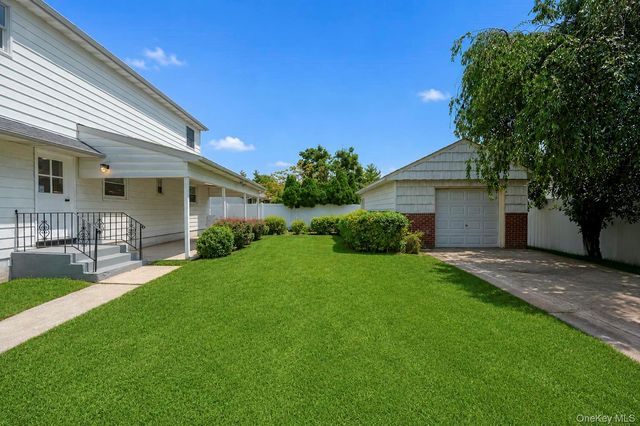 10 York Street, Hicksville, NY 11801