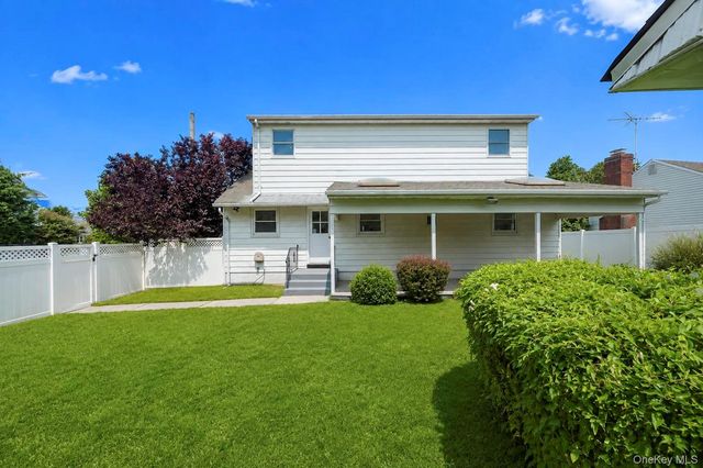 10 York Street, Hicksville, NY 11801