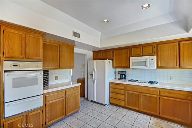 14035 Moonridge, Riverside, CA 92503