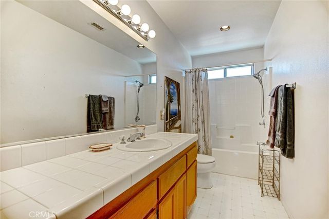 14035 Moonridge, Riverside, CA 92503