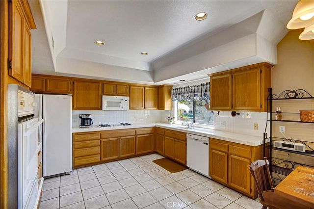 14035 Moonridge, Riverside, CA 92503
