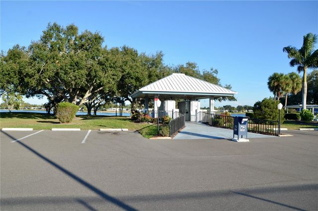 8476 IMPERIAL CIRCLE, Palmetto, FL 34221