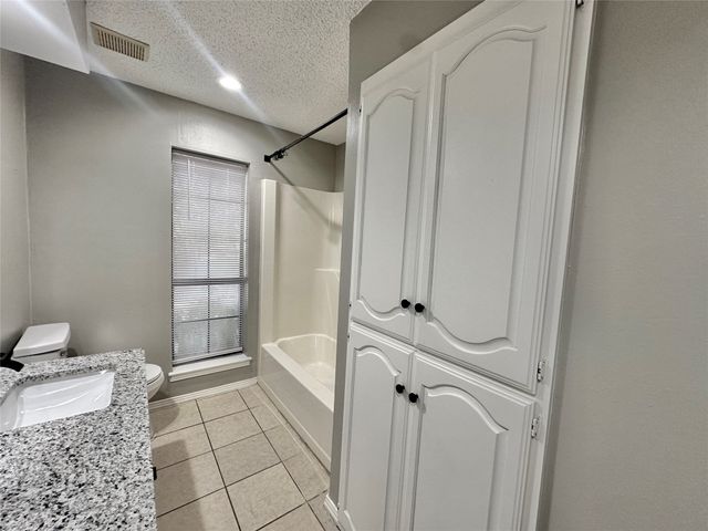 212 W Oaks Circle, Sulphur Springs, TX 75482